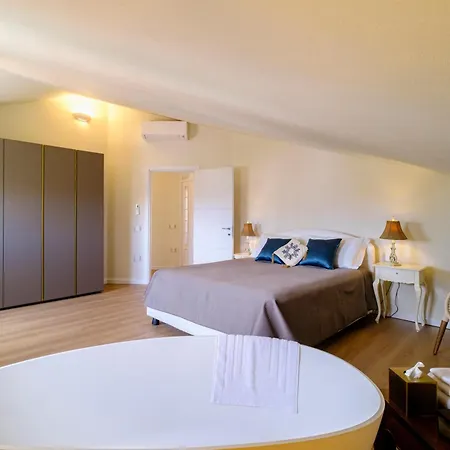 Roof33 Attico Di Lusso In Centro A Apartmán